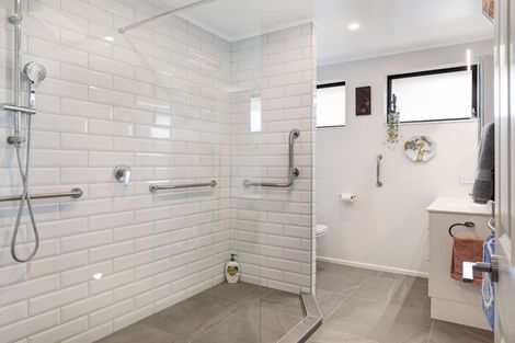 Photo of property in 45a Belvedere Avenue, Waikanae, 5036