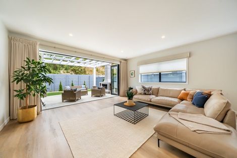 Photo of property in 8 Ramarama Lane, Crofton Downs, Wellington, 6035