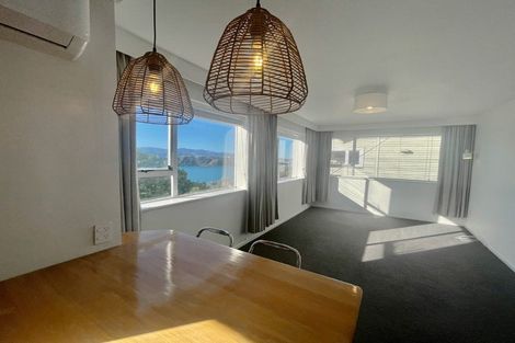 Photo of property in Grafon Court Flats, 2/53 Grafton Road, Roseneath, Wellington, 6011