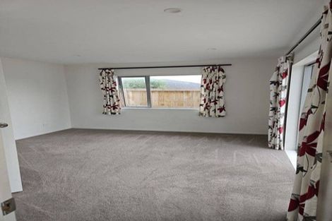 Photo of property in 10 Cliff Road, Papakura, 2110