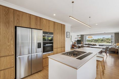 Photo of property in 46 Church Street, Northcote Point, Auckland, 0627