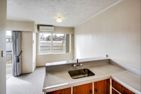 Photo of property in 9/90 Gloucester Street, Greenmeadows, Napier, 4112