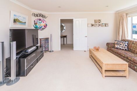Photo of property in 12 Gilligan Close, College Estate, Whanganui, 4500