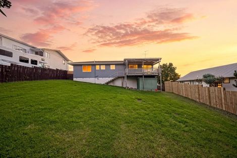 Photo of property in 12 Raelene Place, Massey, Auckland, 0614
