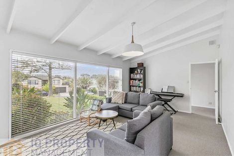 Photo of property in 46 Woodstock Road, Forrest Hill, Auckland, 0620