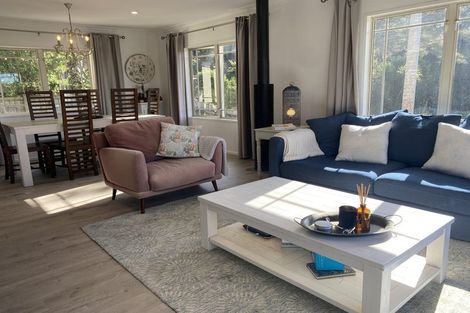 Photo of property in 39 Emlyn Place, Torbay, Auckland, 0630