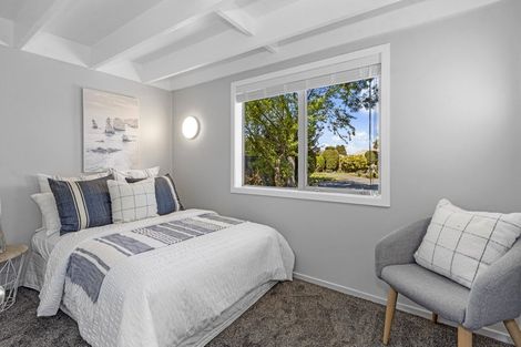 Photo of property in 10 Glenys Place, Broomfield, Christchurch, 8042