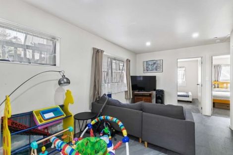 Photo of property in 39a Evelyn Road, Cockle Bay, Auckland, 2014