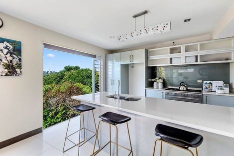Photo of property in 1 Paterson Mews, Browns Bay, Auckland, 0630
