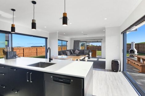 Photo of property in 4 Rosemount Road, Waverley, 4591