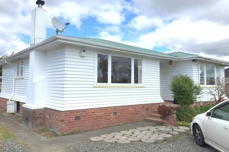 Photo of property in 6 Tawa Road, Te Atatu Peninsula, Auckland, 0610