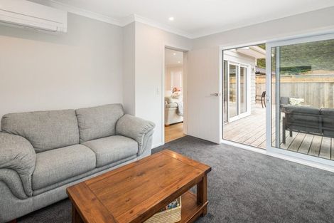 Photo of property in 3 Riroriro Close, Crofton Downs, Wellington, 6035