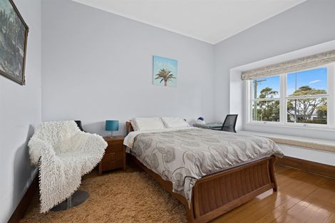 Photo of property in 1/221 Onewa Road, Birkenhead, Auckland, 0626