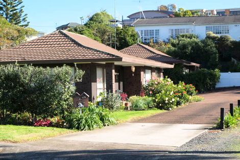 Photo of property in 9a Pah Road, Cockle Bay, Auckland, 2014