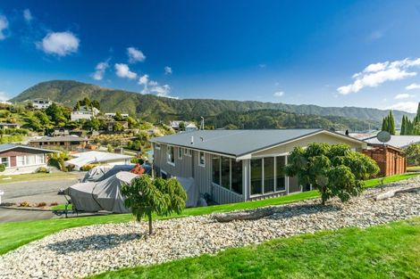 Photo of property in 14 Seaview Crescent, Picton, 7220