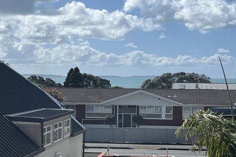 Photo of property in 2/40 Kitchener Road, Milford, Auckland, 0620