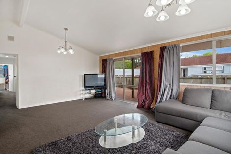 Photo of property in 95 Aquarius Drive, Kawaha Point, Rotorua, 3010