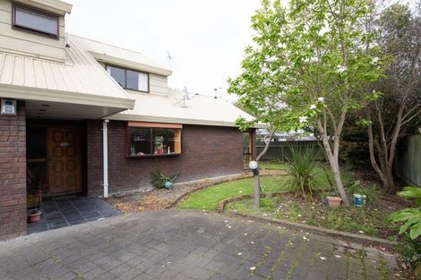 Photo of property in 18a Manawatu Street, Hokowhitu, Palmerston North, 4410