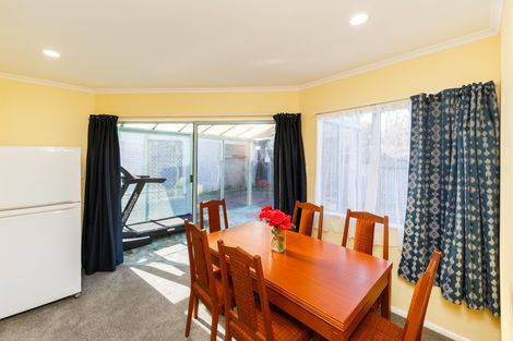 Photo of property in 53 Abraham Crescent, Milson, Palmerston North, 4414
