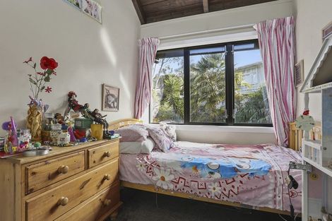 Photo of property in 37 Korotaha Terrace, Rothesay Bay, Auckland, 0630