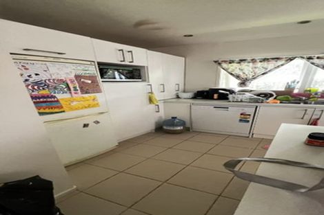 Photo of property in 2/5 Downing Street, Glenfield, Auckland, 0629