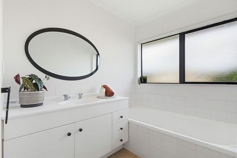 Photo of property in 4 Waitoa Street, Waiuku, 2123