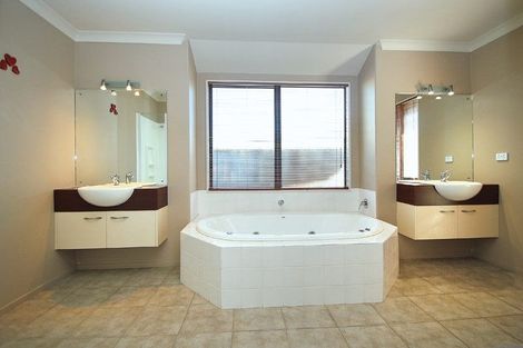 Photo of property in 7 Durmast Court, Cambridge, 3434