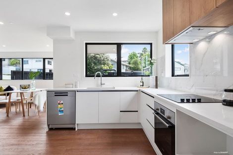 Photo of property in 6b Landsdale Place, Massey, Auckland, 0614