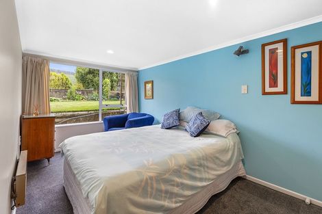 Photo of property in 21 Saint Johns Terrace, Tawa, Wellington, 5028