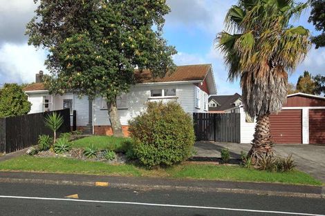 Photo of property in 2 Thomas Rea Place, Te Atatu South, Auckland, 0610
