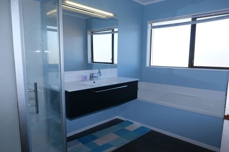 Photo of property in 8 Olive Terrace, Paraparaumu Beach, Paraparaumu, 5032