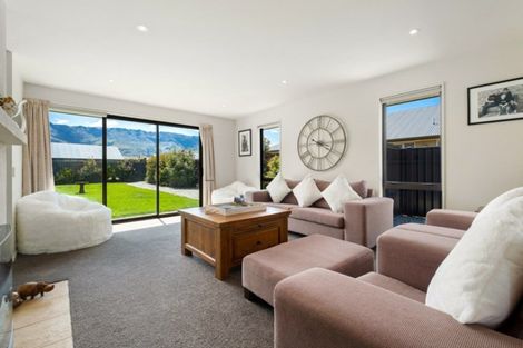 Photo of property in 21 De Bettencor Place, Mount Pisa, Cromwell, 9383