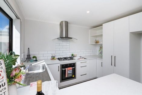 Photo of property in 20 Colonial Place, Kelvin Grove, Palmerston North, 4414