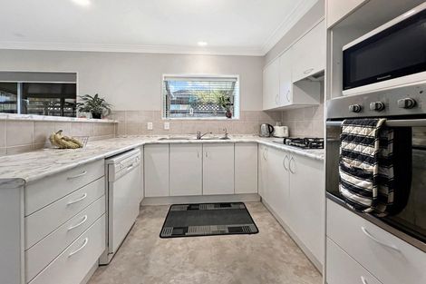 Photo of property in 12 Stewart Gibson Place, Manurewa, Auckland, 2105