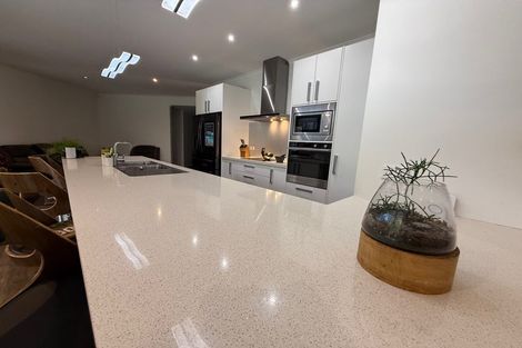 Photo of property in 15 Opal Avenue, Timberlea, Upper Hutt, 5018