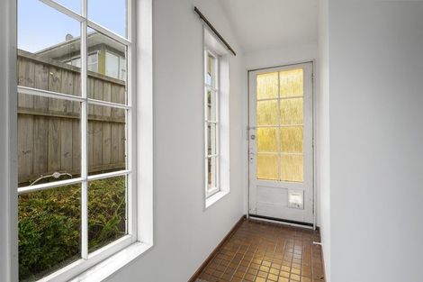 Photo of property in 2/235 Sunset Road, Sunnynook, Auckland, 0632