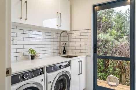 Photo of property in 11 Corlett Road, Plimmerton, Porirua, 5026