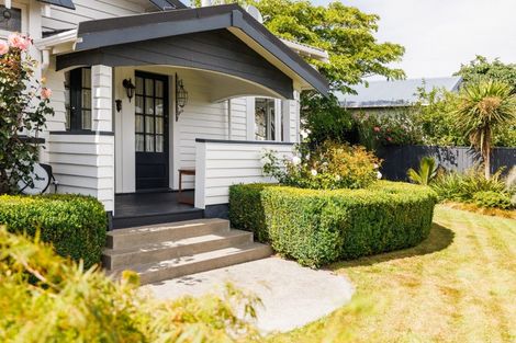 Photo of property in 6 Rosalie Terrace, Kelvin Grove, Palmerston North, 4414