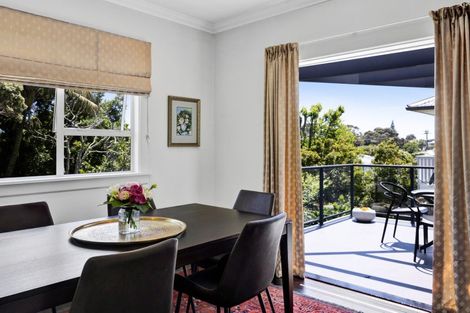 Photo of property in 290 Devon Street West, New Plymouth, 4310