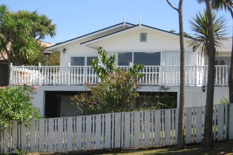 Photo of property in 10 Churchill Road, Murrays Bay, Auckland, 0630