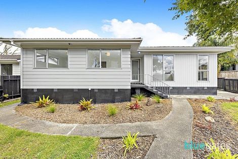 Photo of property in 17 Becker Drive, Weymouth, Auckland, 2103