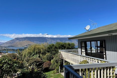 Photo of property in 15 Avalon Crescent, Fernhill, Queenstown, 9300