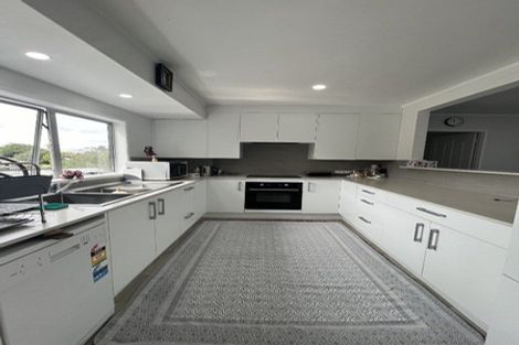 Photo of property in 27 Cedar Heights Avenue, Massey, Auckland, 0614