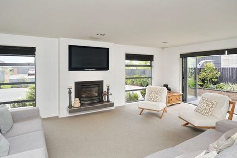 Photo of property in 43 Westpark Drive, Burnside, Christchurch, 8053