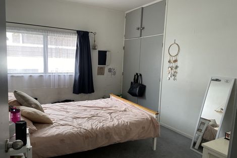 Photo of property in 1/7 Colmar Road, Mellons Bay, Auckland, 2014