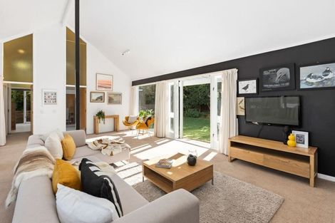 Photo of property in 17 Lydia Avenue, Northcote, Auckland, 0627