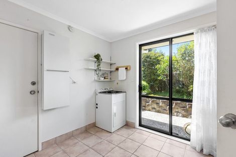 Photo of property in 37 Rivervale Grove, Stanmore Bay, Whangaparaoa, 0932