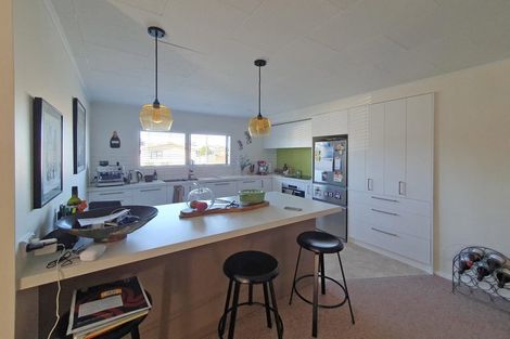 Photo of property in 34 Townshend Crescent, Greenmeadows, Napier, 4112