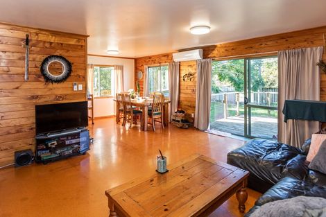 Photo of property in 185 Hauraki Road, Coromandel, 3506