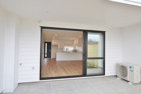 Photo of property in 3/35 Garadice Road, Rothesay Bay, Auckland, 0630